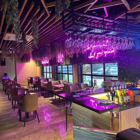 Hotel Merakee - Near Dahisar Mira Road Mumbai Экстерьер фото