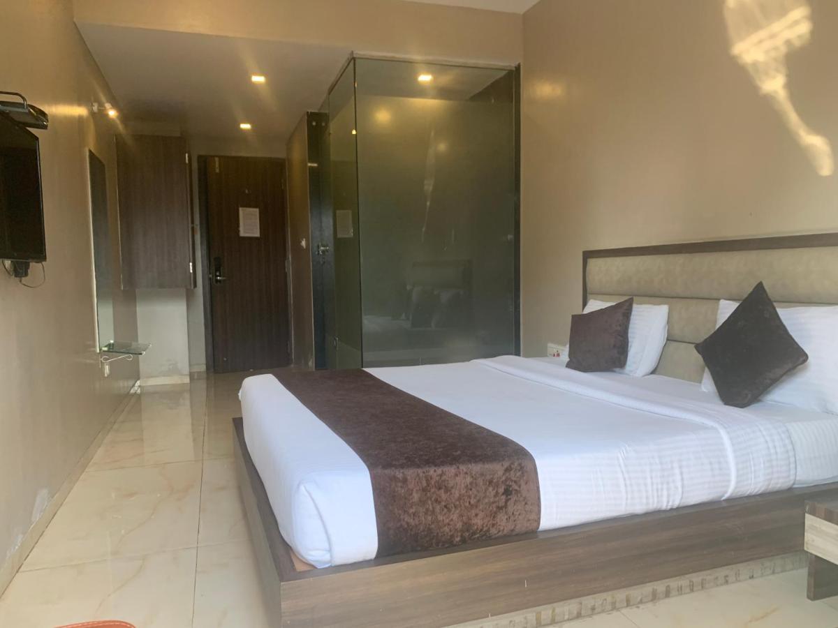 Hotel Merakee - Near Dahisar Mira Road Mumbai Экстерьер фото