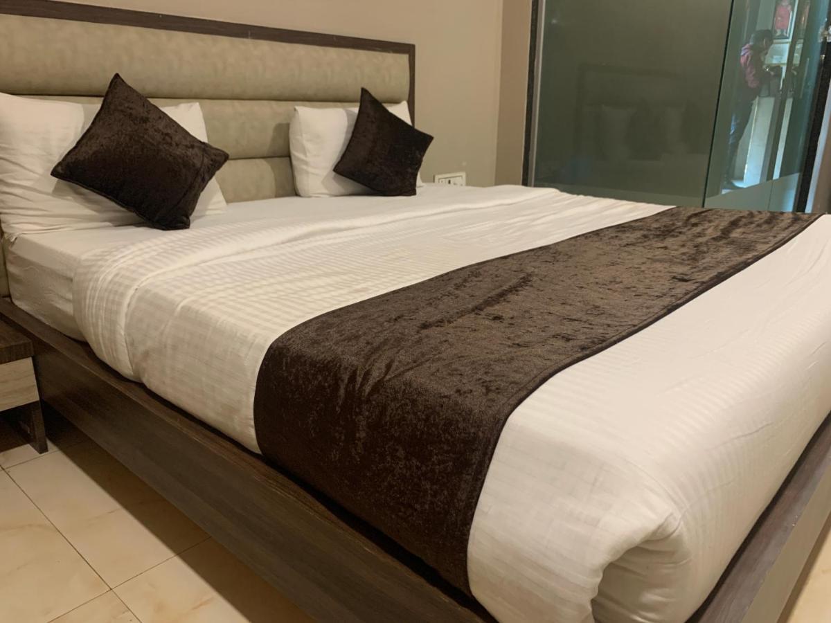Hotel Merakee - Near Dahisar Mira Road Mumbai Экстерьер фото