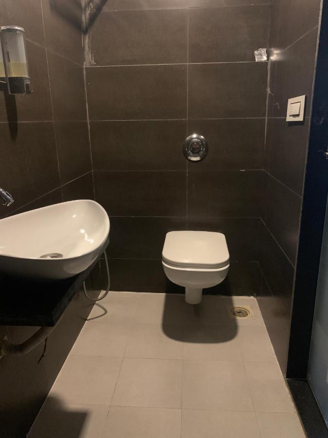 Hotel Merakee - Near Dahisar Mira Road Mumbai Экстерьер фото