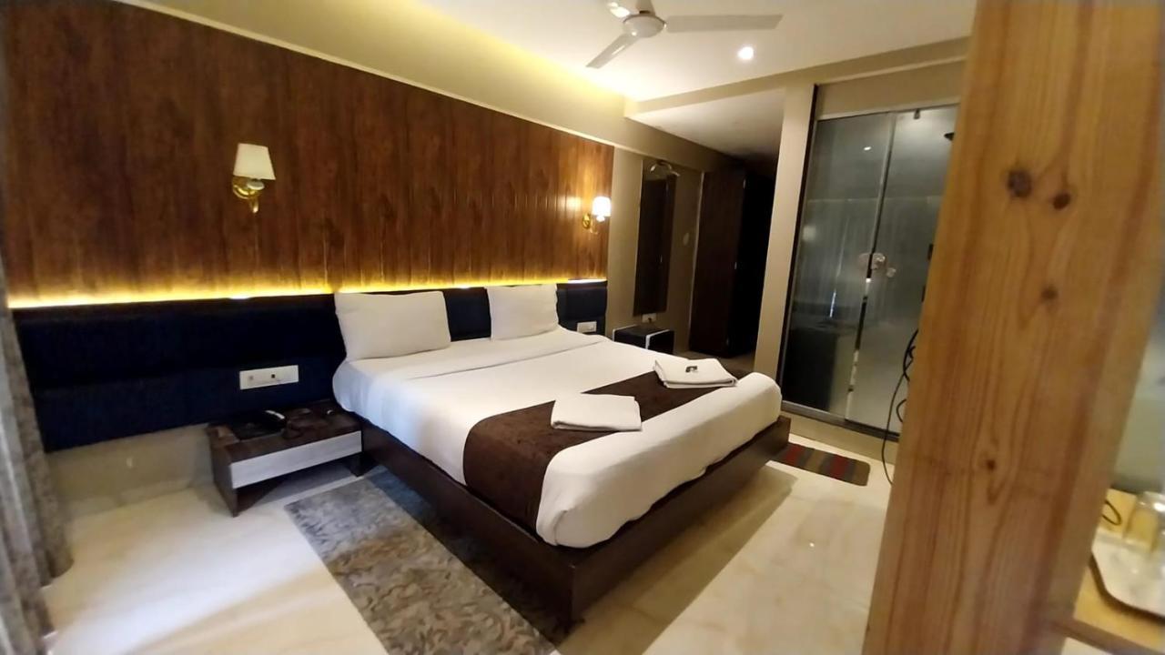Hotel Merakee - Near Dahisar Mira Road Mumbai Экстерьер фото