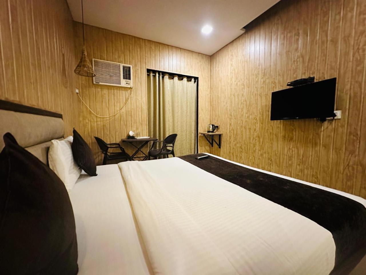 Hotel Merakee - Near Dahisar Mira Road Mumbai Экстерьер фото
